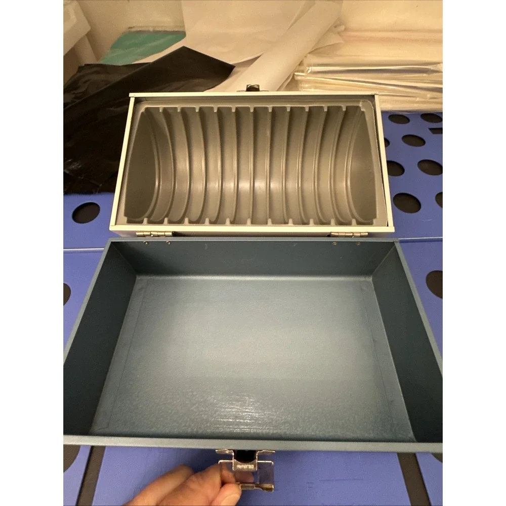 Smith-Victor vtg storage